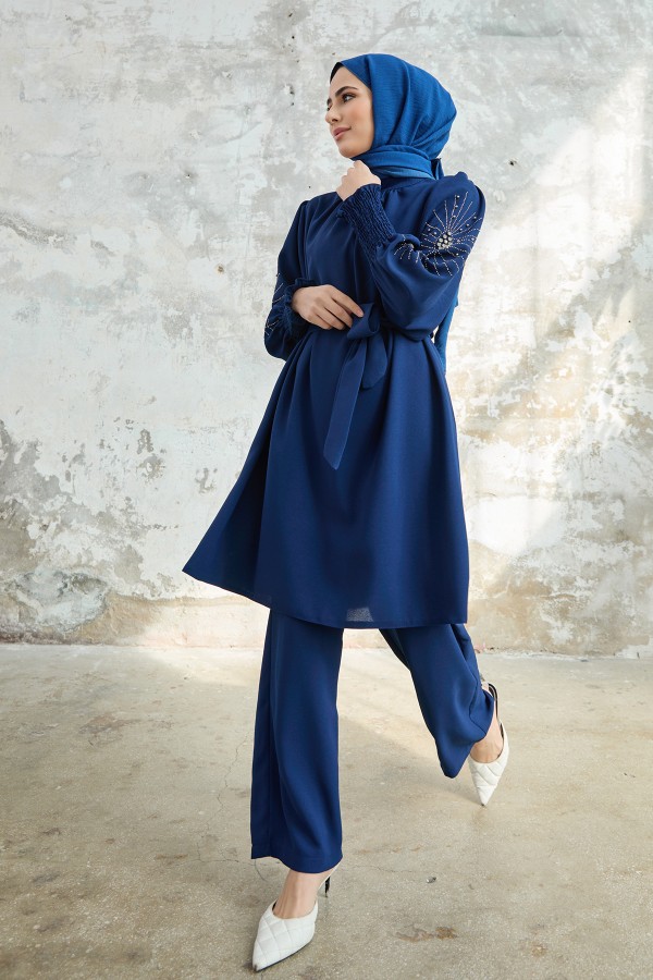 Set with Stone Embroidered Arms - Indigo