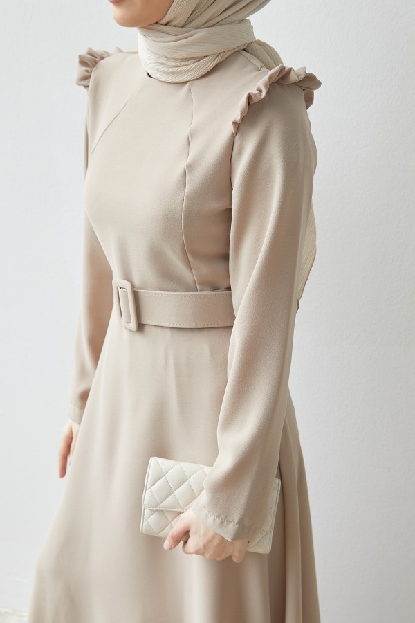 Omuz Volanlı Kemerli Elbise - Bej