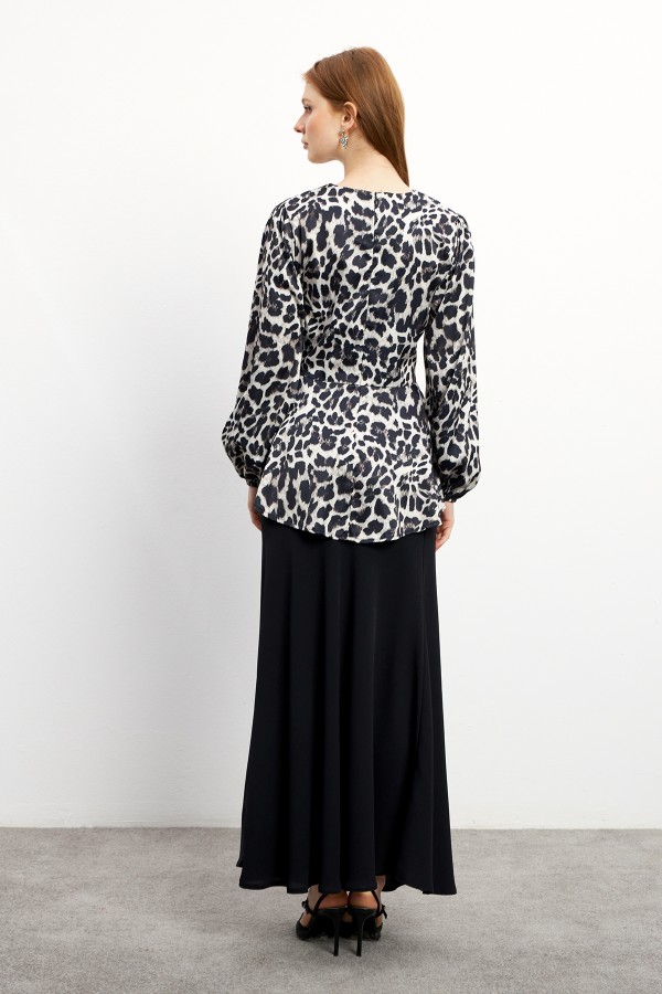 Leopard Patterned Blouse Skirt Set - Black