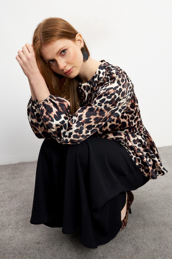 Leopard Patterned Blouse Skirt Set - Brown