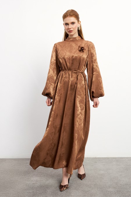 Gül Detaylı Jakar Elbise - Camel Gül Detaylı Jakar Elbise - Camel