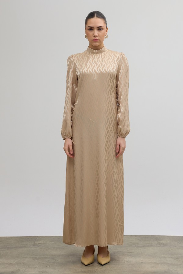 Yan Bağcık Detaylı Jakar Elbise - Bej