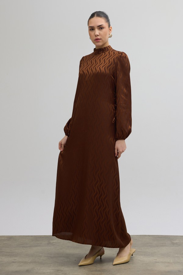 Yan Bağcık Detaylı Jakar Elbise - Kahve