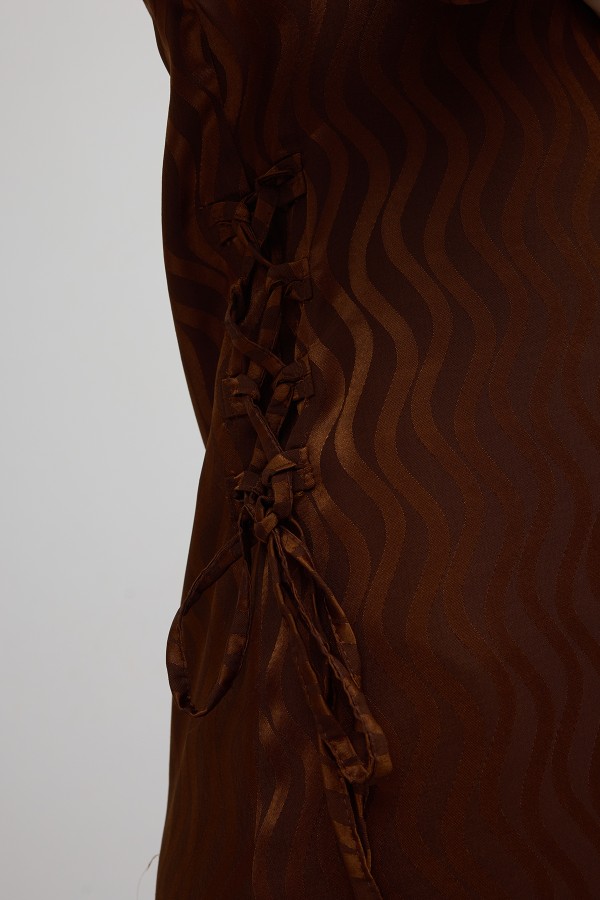 Yan Bağcık Detaylı Jakar Elbise - Kahve