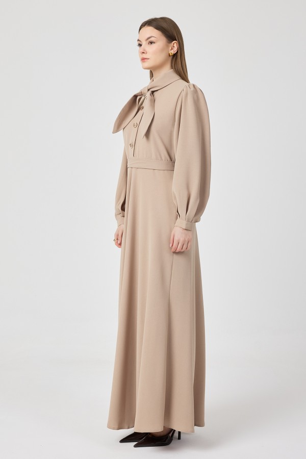 Fular Yaka Kuşaklı Elbise - Bej