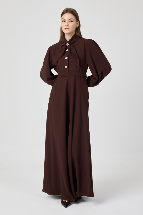 Fular Yaka Kuşaklı Elbise - Kahve