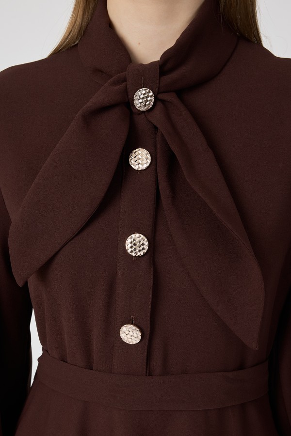 Fular Yaka Kuşaklı Elbise - Kahve