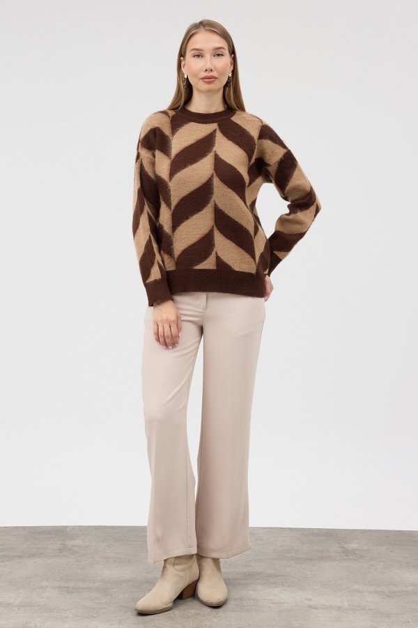 Crew Neck Patterned Knit Sweater - Brown