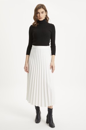 Pleated Basic Skirt - Ecru